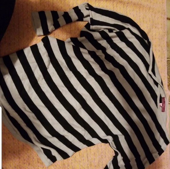 Derek Heart Tops - Size medium long shirt